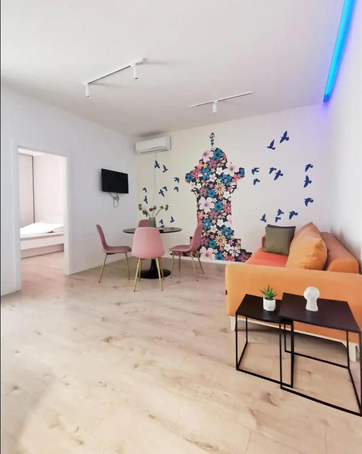 Blue And Rose Cozy - Quiet In The Best Location - Self Check-In - 5Th Floor With Elevator 사라예보 외부 사진