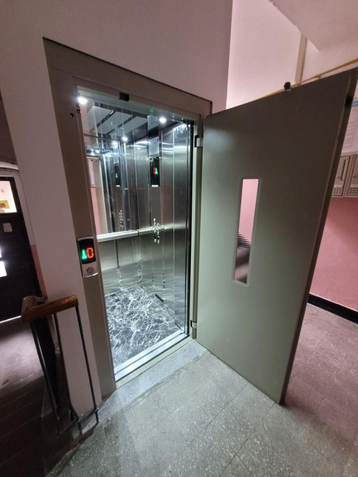 Blue And Rose Cozy - Quiet In The Best Location - Self Check-In - 5Th Floor With Elevator 사라예보 외부 사진